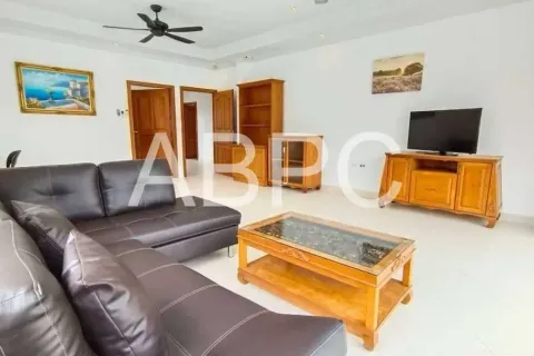 Casa de 3 dormitorios en Jomtien Beach, Pattaya, Tailandia № 210520 - foto 2