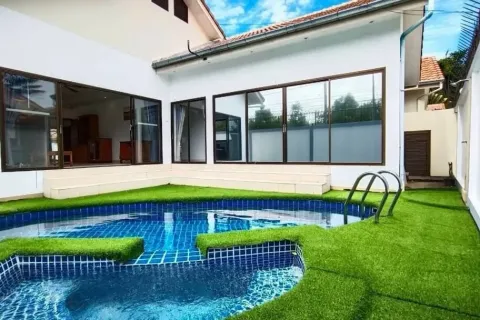 Casa de 3 dormitorios en Jomtien Beach, Pattaya, Tailandia № 210520 - foto 28