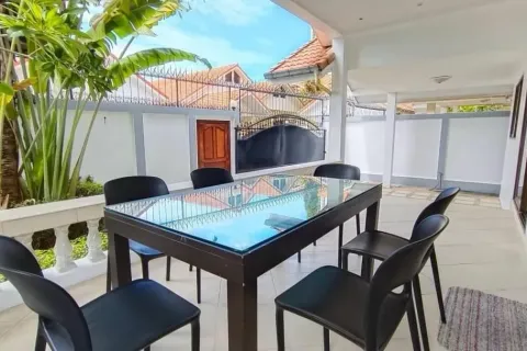 Casa de 3 dormitorios en Jomtien Beach, Pattaya, Tailandia № 210520 - foto 18