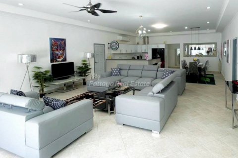 Дом в Паттайе, Таиланд с 12 спальнями № 116988 - фото 4