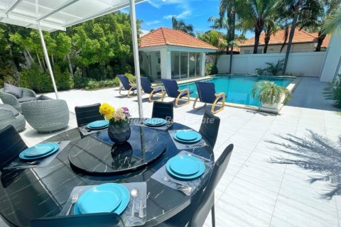 Дом в Паттайе, Таиланд с 12 спальнями № 116988 - фото 2