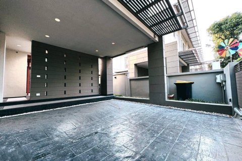 Maison à Lat Krabang, Bangkok, Thaïlande 3 chambres № 170538 - photo 12