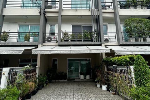 Townhouse à Suan Luang, Bangkok, Thaïlande 3 chambres № 170541