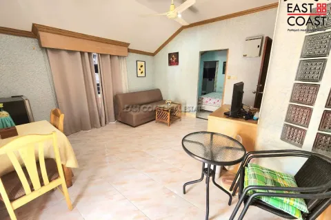 Casa de 6 dormitorios en Jomtien Beach, Pattaya, Tailandia № 212721 - foto 25