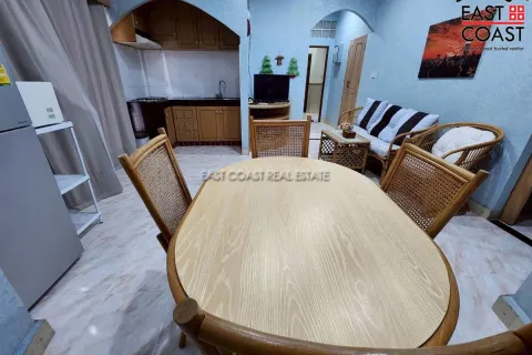 Casa de 6 dormitorios en Jomtien Beach, Pattaya, Tailandia № 212721 - foto 29