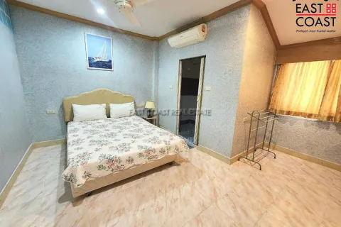 Casa de 6 dormitorios en Jomtien Beach, Pattaya, Tailandia № 212721 - foto 23