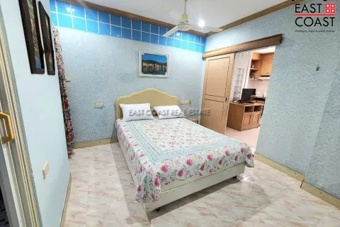 Casa de 6 dormitorios en Jomtien Beach, Pattaya, Tailandia № 212721 - foto 24