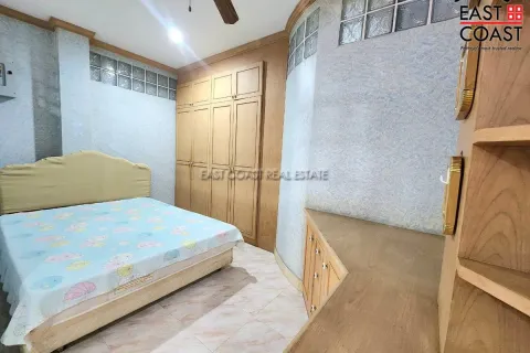 Casa de 6 dormitorios en Jomtien Beach, Pattaya, Tailandia № 212721 - foto 22