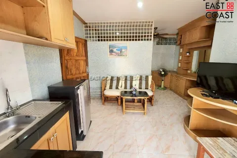 Casa de 6 dormitorios en Jomtien Beach, Pattaya, Tailandia № 212721 - foto 30