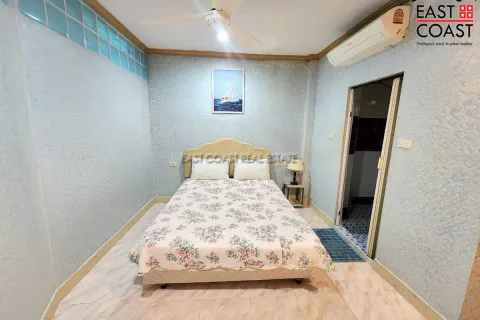 Casa de 6 dormitorios en Jomtien Beach, Pattaya, Tailandia № 212721 - foto 14