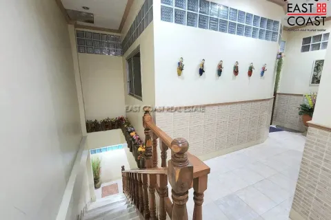 Casa de 6 dormitorios en Jomtien Beach, Pattaya, Tailandia № 212721 - foto 21