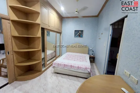 Casa de 6 dormitorios en Jomtien Beach, Pattaya, Tailandia № 212721 - foto 5