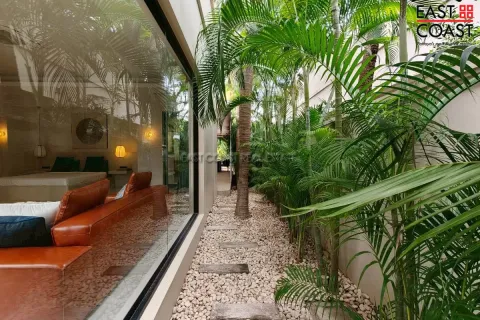 Casa de 4 dormitorios en Pattaya, Tailandia № 212719 - foto 9