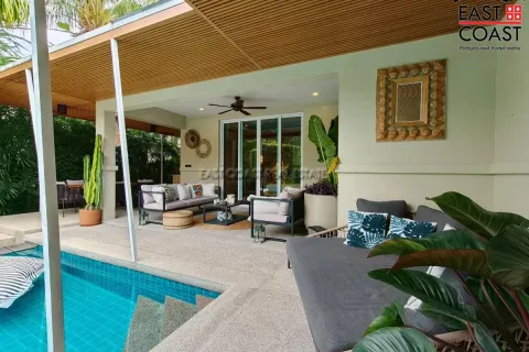Casa de 4 dormitorios en Pattaya, Tailandia № 212719 - foto 17