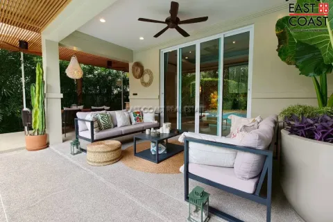Casa de 4 dormitorios en Pattaya, Tailandia № 212719 - foto 19