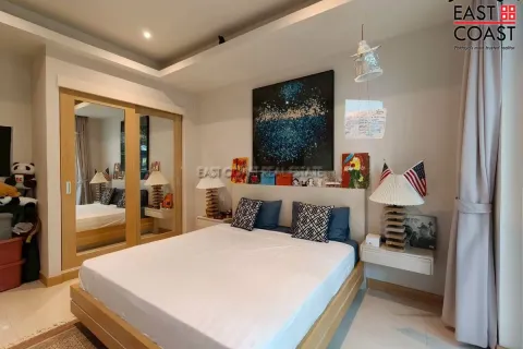 Casa de 4 dormitorios en Pattaya, Tailandia № 212719 - foto 30