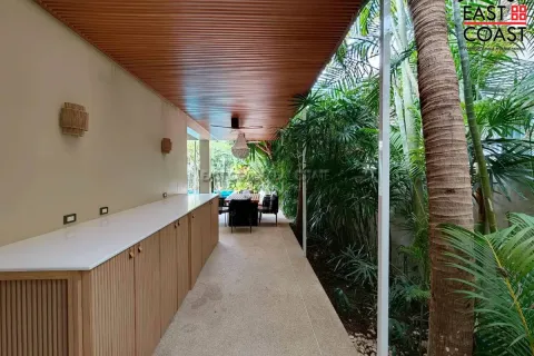 Casa de 4 dormitorios en Pattaya, Tailandia № 212719 - foto 11