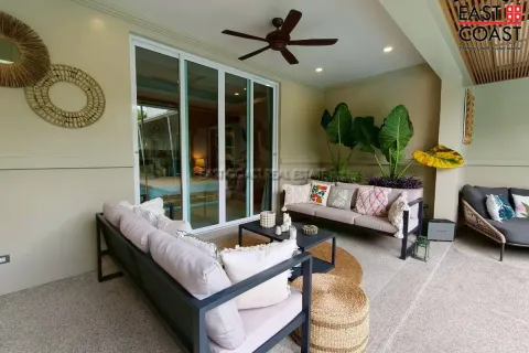 Casa de 4 dormitorios en Pattaya, Tailandia № 212719 - foto 16