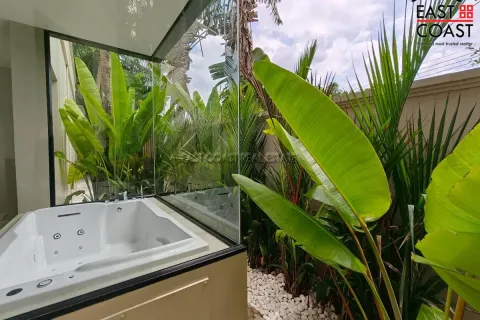 Casa de 4 dormitorios en Pattaya, Tailandia № 212719 - foto 6