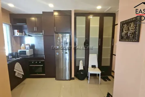 Condominio de 2 dormitorios en Jomtien Beach, Pattaya, Tailandia № 212723 - foto 9