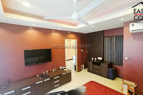 Condominio de 2 dormitorios en Jomtien Beach, Pattaya, Tailandia № 212723 - foto 18