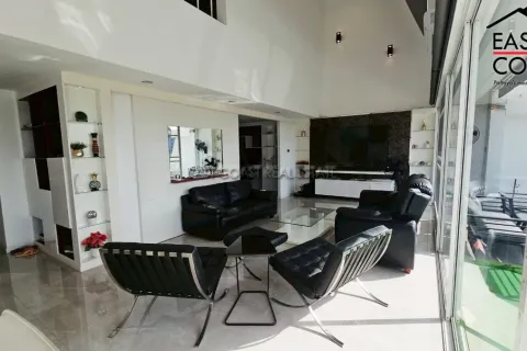 Condominio de 3 dormitorios en Jomtien Beach, Pattaya, Tailandia № 212720 - foto 2