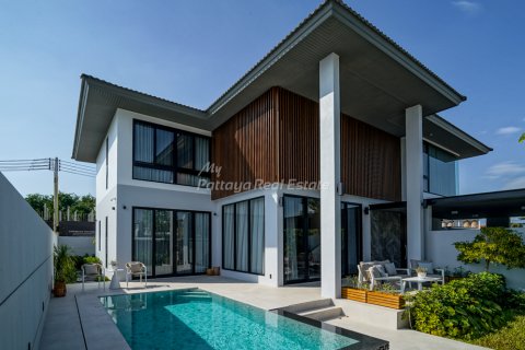 Maison à Pattaya, Thaïlande 4 chambres № 155428 - photo 1