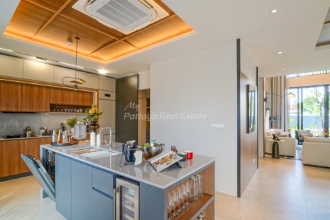 Maison à Pattaya, Thaïlande 4 chambres № 155428 - photo 13