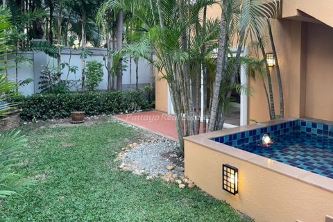 House in Bang Lamung, Thailand 4 bedrooms № 155429 - photo 17