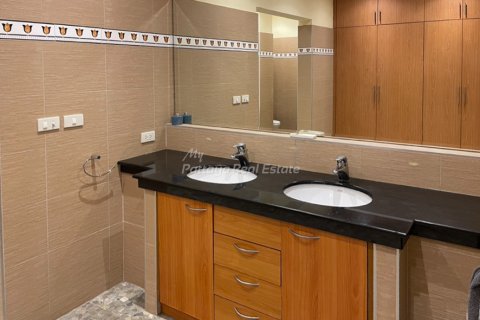 House in Bang Lamung, Thailand 4 bedrooms № 155429 - photo 12