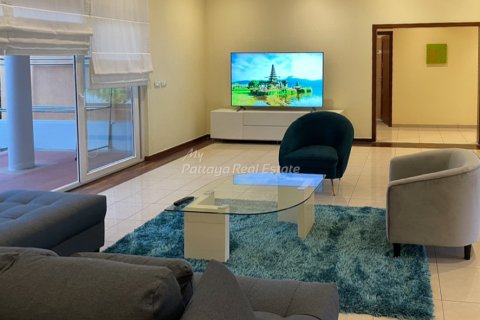 House in Bang Lamung, Thailand 4 bedrooms № 155429 - photo 5