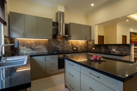 Villa in Pattaya, Thailand 6 bedrooms № 149341 - photo 10