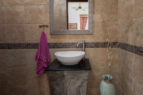 Villa in Pattaya, Thailand 6 bedrooms № 149341 - photo 28