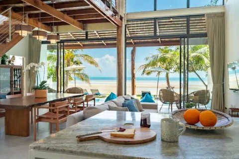 Вилла в Сураттхани, Таиланд с 5 спальнями  № 173055 - фото 10