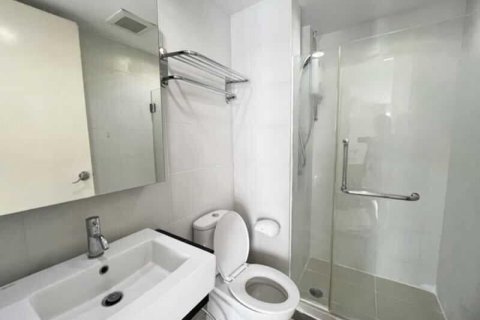 Condo à Phaya Thai, Bangkok, Thaïlande, 2 chambres  № 163418 - photo 9