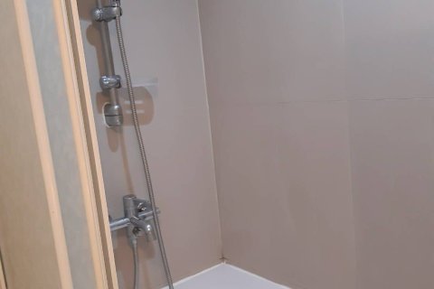 Studio dans le Condo à Watthana, Bangkok, Thaïlande  № 163413 - photo 5