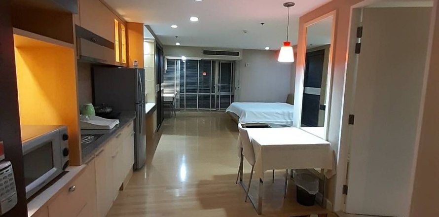 Studio dans le Condo à Watthana, Bangkok, Thaïlande  № 163413
