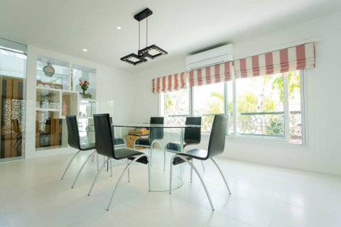 Villa à Hua Hin, Thaïlande 4 chambres № 173020 - photo 10