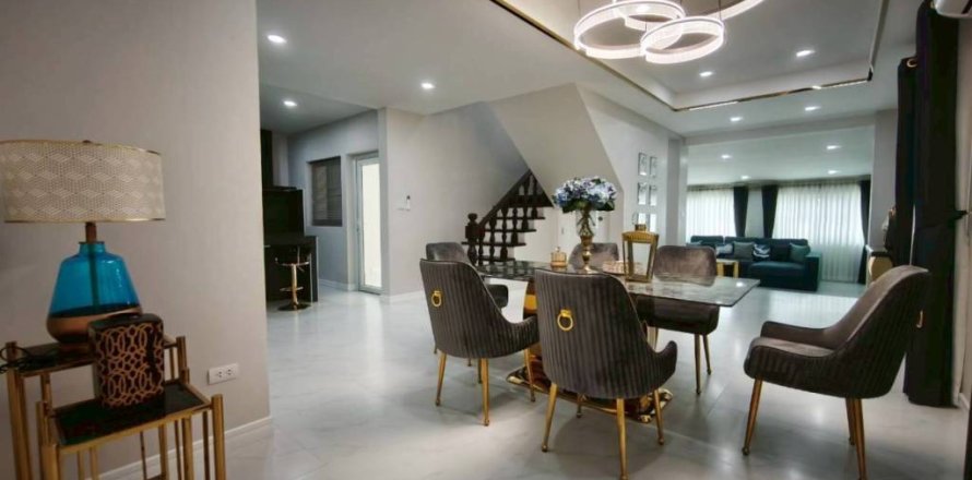 Villa à Pattaya, Thaïlande 4 chambres № 173024