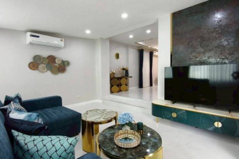 Villa à Pattaya, Thaïlande 4 chambres № 173024 - photo 2