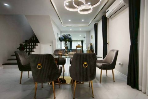 Villa à Pattaya, Thaïlande 4 chambres № 173024 - photo 5