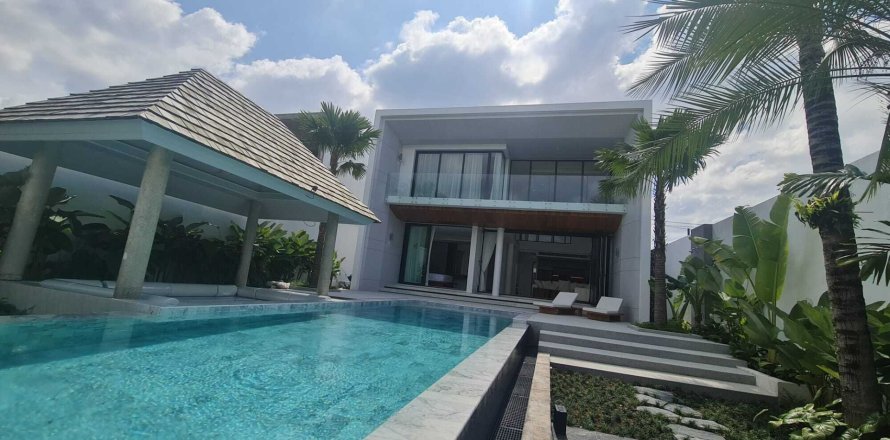 Villa in Phuket, Thailand 4 bedrooms № 160750
