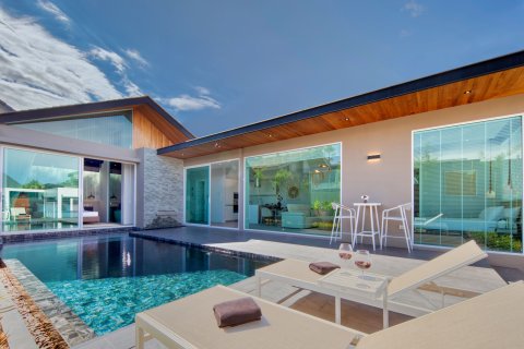 Villa in Phuket, Thailand 3 bedrooms № 160745 - photo 2