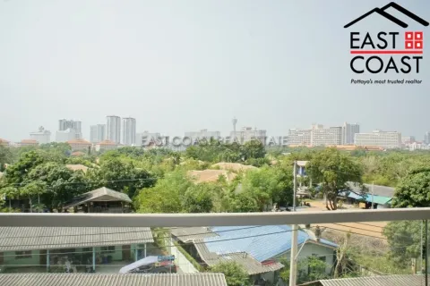 Estudio en el condominio en Jomtien Beach, Pattaya, Tailandia № 212828 - foto 11