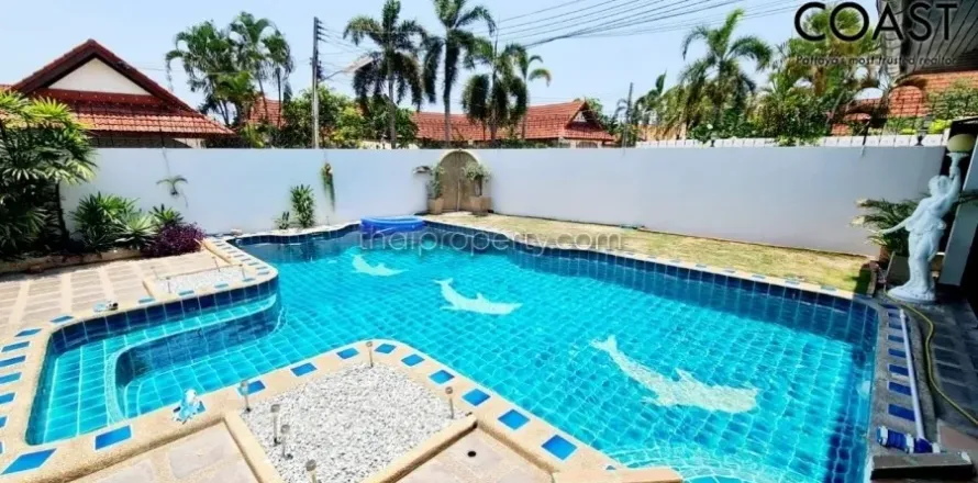 Casa de 3 dormitorios en Jomtien Beach, Pattaya, Tailandia № 212822