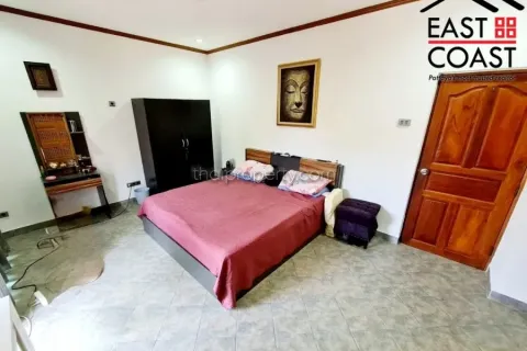 Casa de 3 dormitorios en Jomtien Beach, Pattaya, Tailandia № 212822 - foto 15