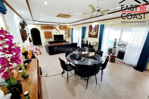 Casa de 3 dormitorios en Jomtien Beach, Pattaya, Tailandia № 212822 - foto 3