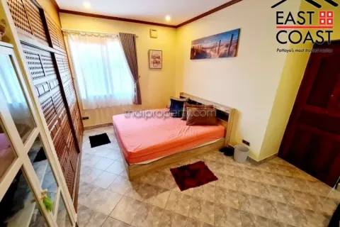 Casa de 3 dormitorios en Jomtien Beach, Pattaya, Tailandia № 212822 - foto 14