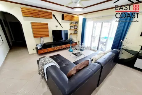 Casa de 3 dormitorios en Jomtien Beach, Pattaya, Tailandia № 212822 - foto 7