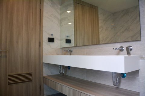 Condo in Watthana, Bangkok, Thailand, 3 bedrooms № 142225 - photo 15